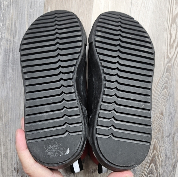 Hunter for Target Water Resistant Unisex Kids Sneakers Shoes Red + Black Size 3 - Picture 9 of 11